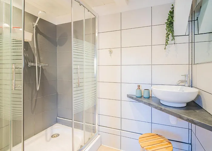Au Pied De La Volerie - Cour Interieure Au Calme Appartement